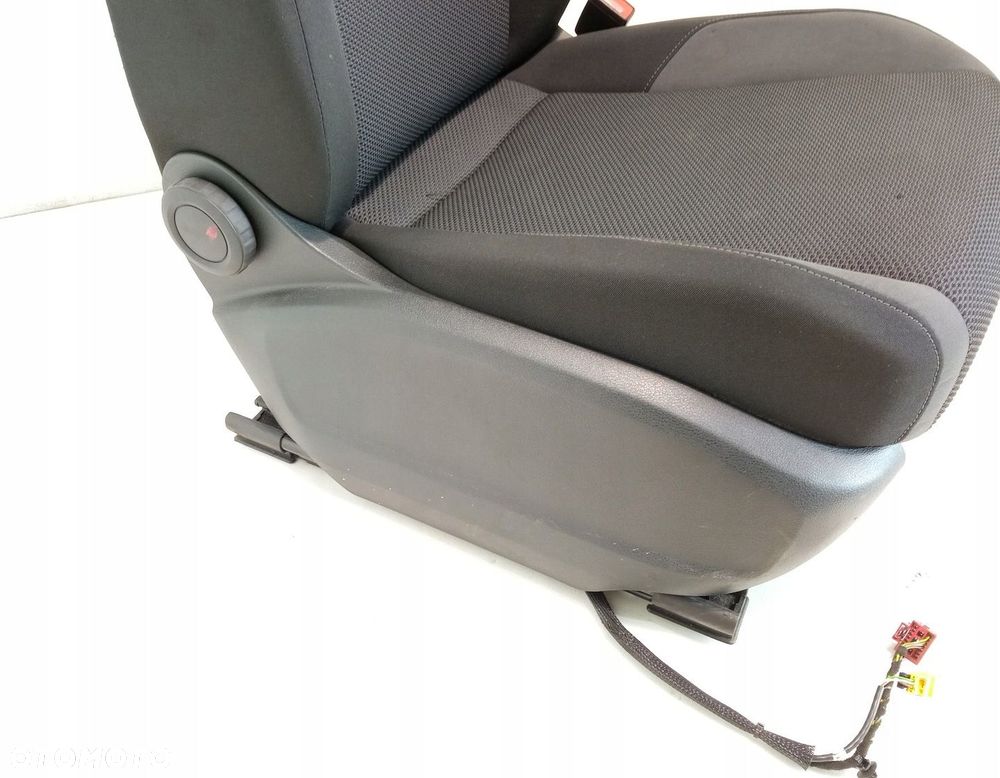 FOTEL PASAŻERA PRAWY VW TOURAN II 5T EUROPA - 4