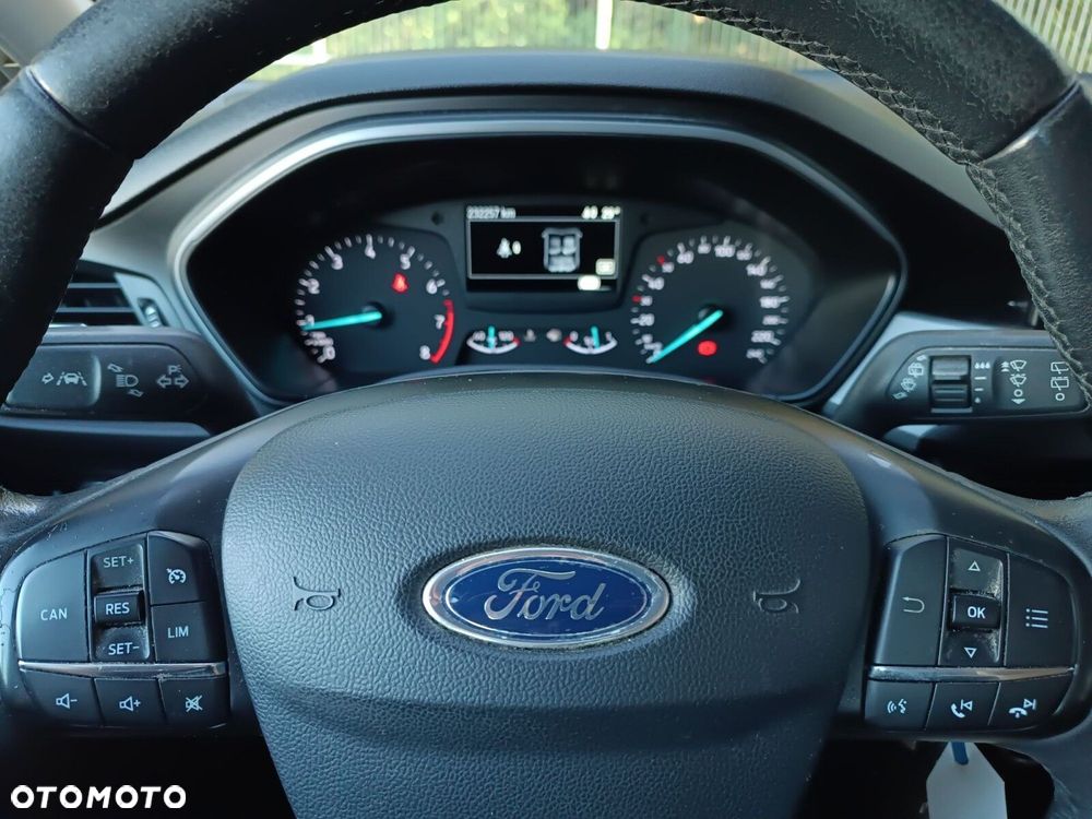 Ford Focus 1.0 EcoBoost Trend - 13