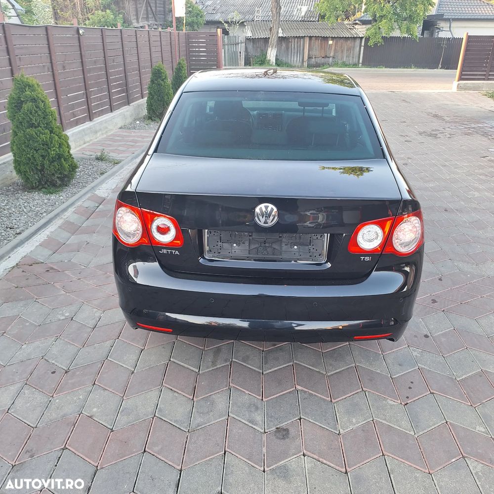 Volkswagen Jetta - 5