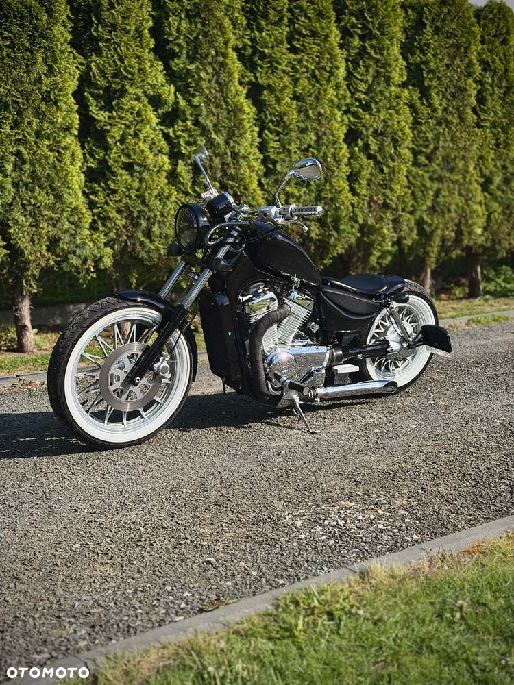 Suzuki Intruder - 8