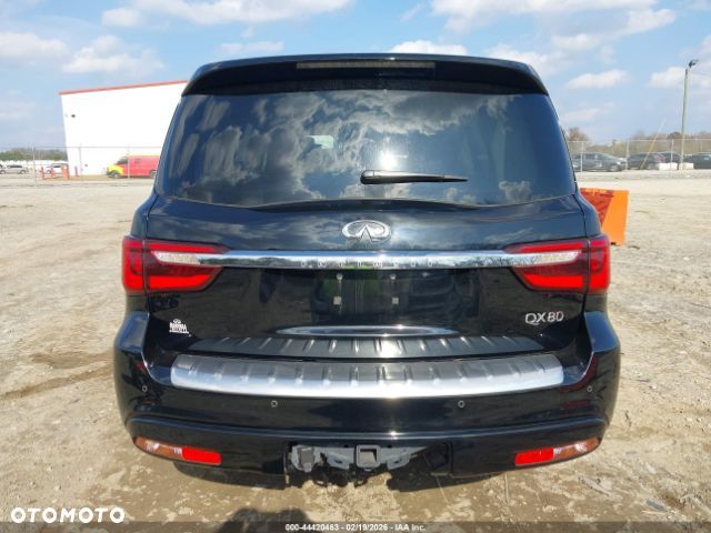 Infiniti QX80 - 6