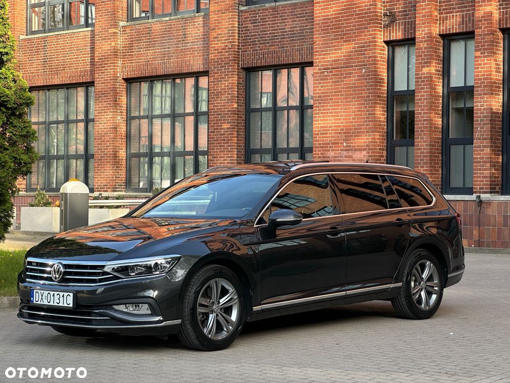 Volkswagen Passat 1.6 TDI SCR DSG Conceptline - 1