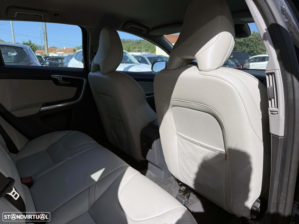Volvo V60 2.0 D2 VOR Geartronic - 21
