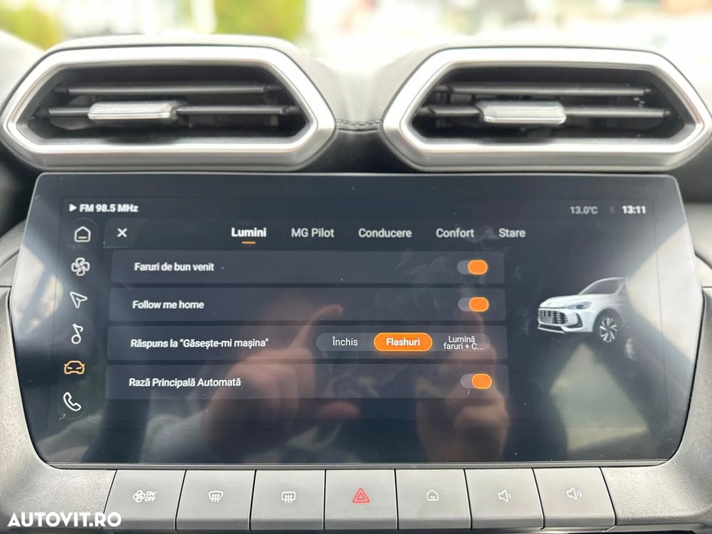 MG ZS HEV Hybrid+ Luxury - 27