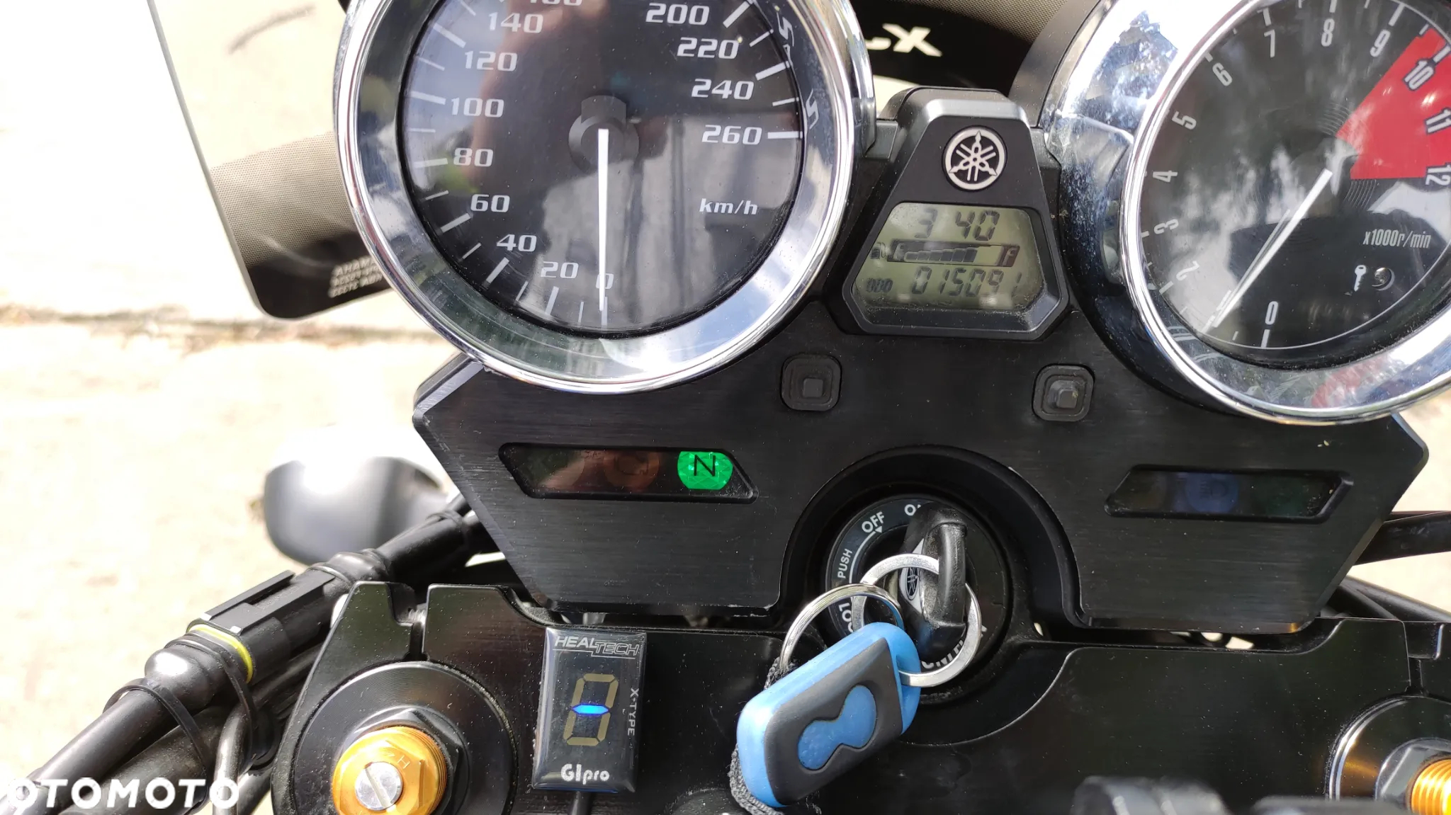 Yamaha XJR - 8