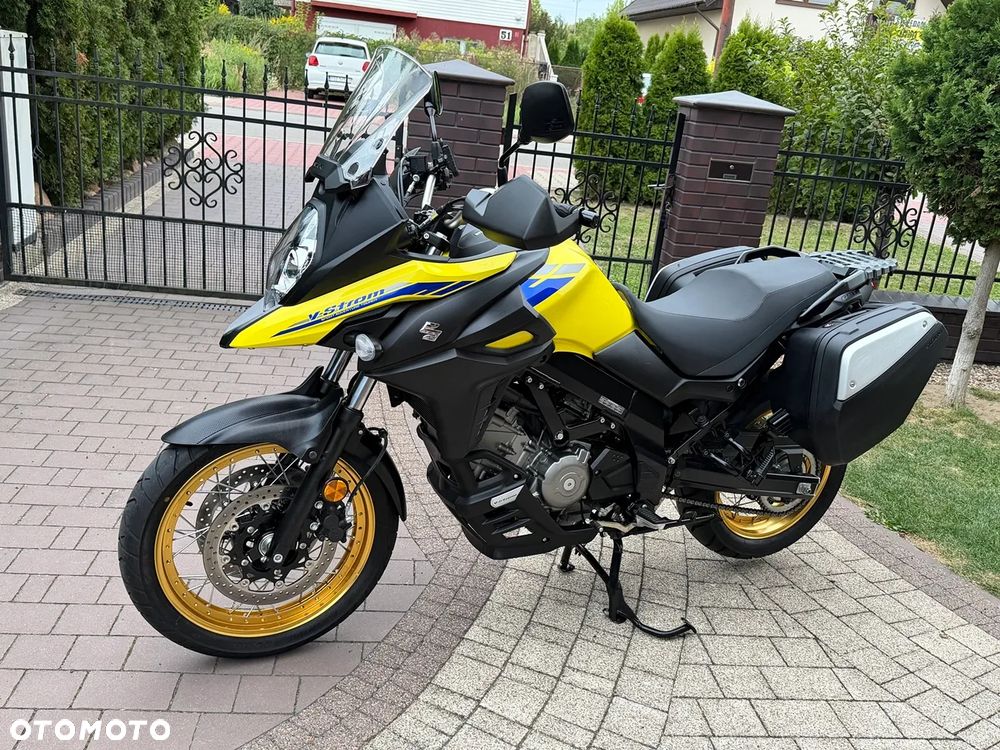 Suzuki V-STROM - 1