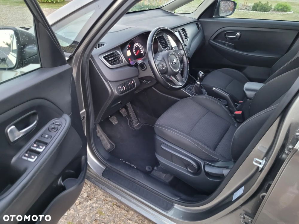 Kia Carens 1.6 GDI Dream Team Edition - 5