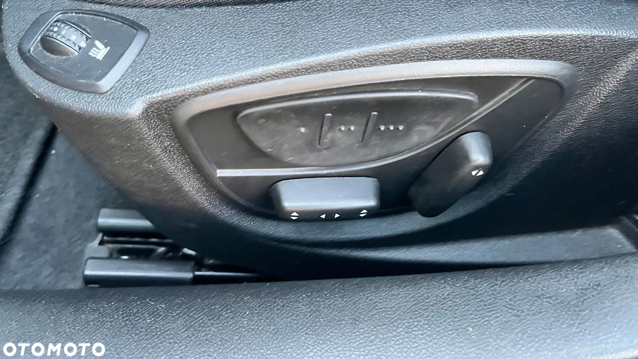 Renault Laguna ENERGY dCi 175 FAP Start & Stop Bose Edition - 28
