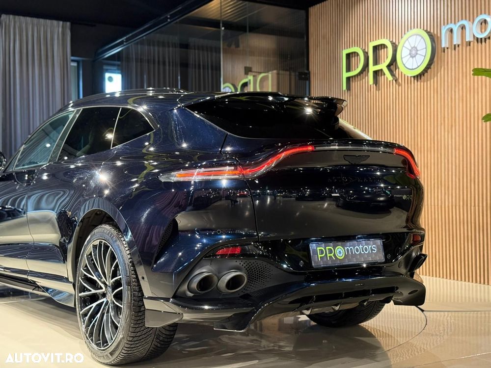 Aston Martin DBX - 14