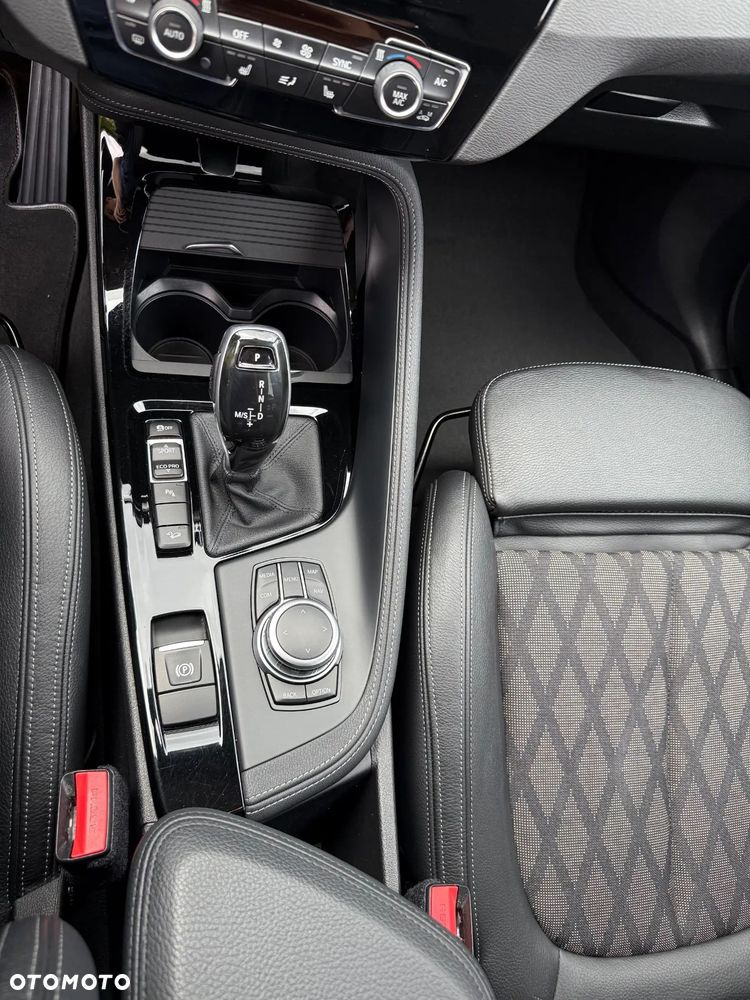 BMW X1 xDrive18d xLine - 8