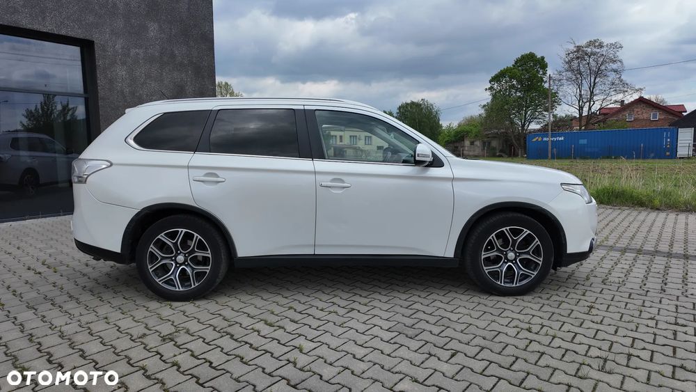 Mitsubishi Outlander 2.2 DID Instyle Navi 4WD - 8