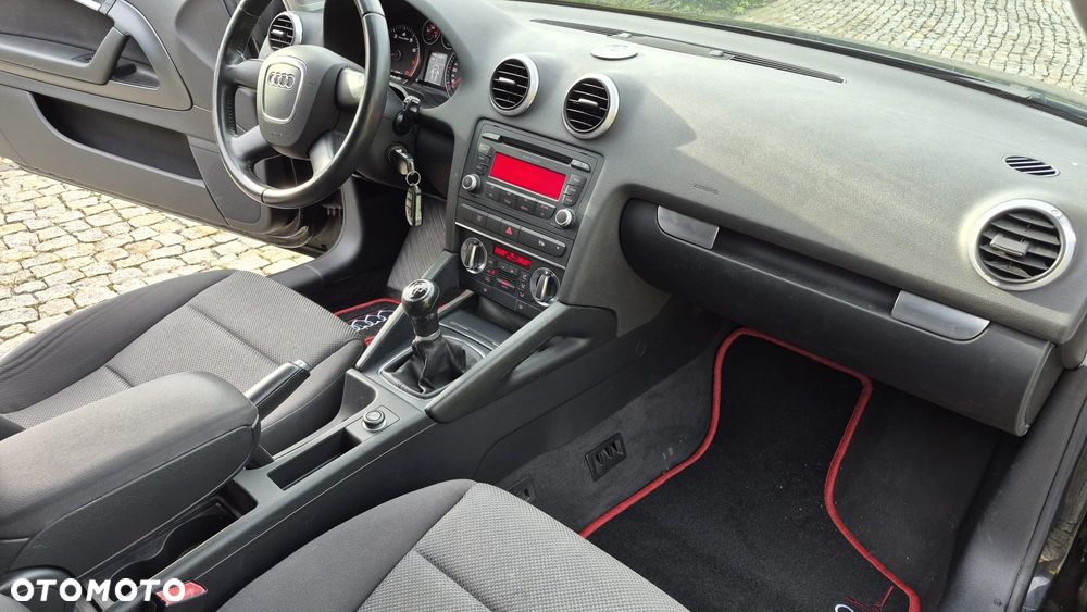 Audi A3 3-drzwiowe 1.6 Attraction - 11