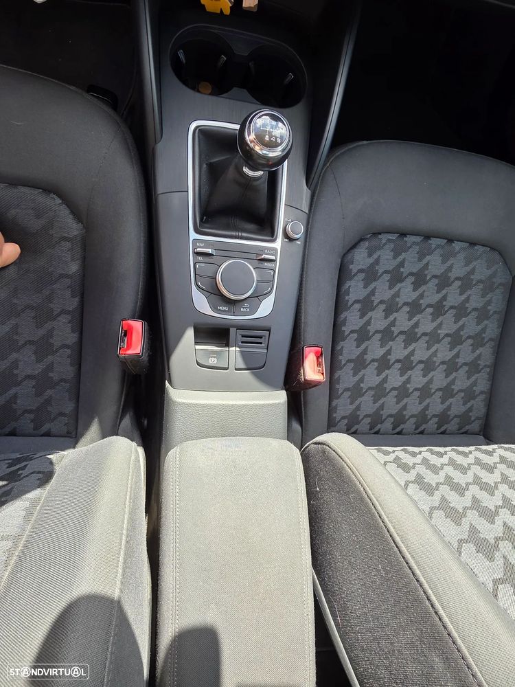 Audi A3 Sportback 1.6 TDI - 11
