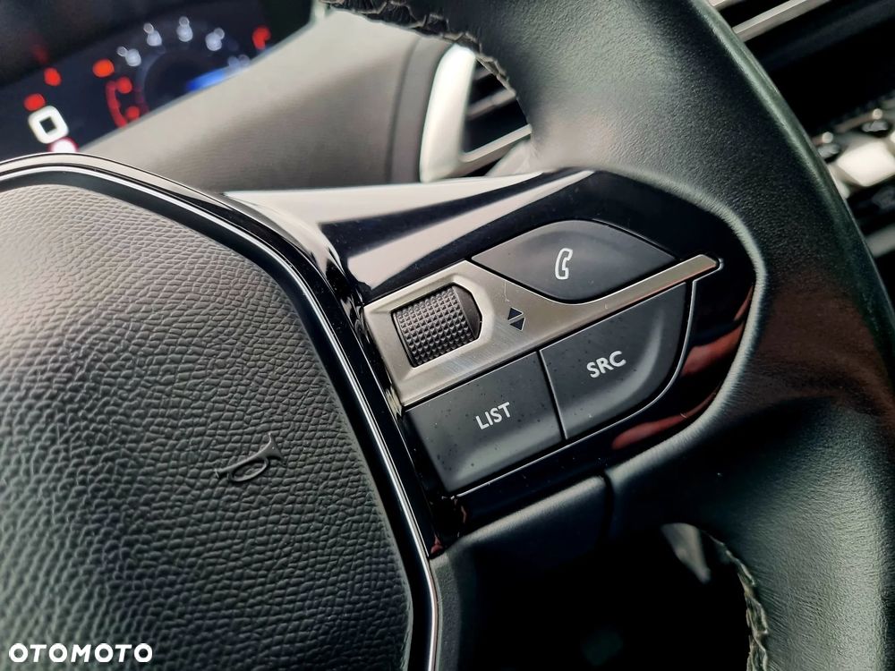 Peugeot 3008 1.2 PureTech Active S&S - 17