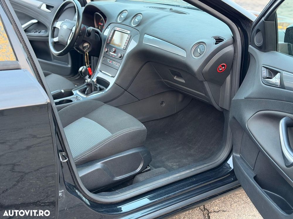 Ford Mondeo 2.0 TDCi Ambiente - 5