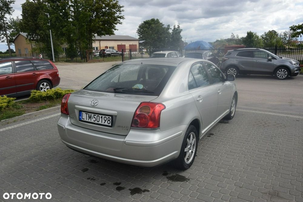 Toyota Avensis - 10