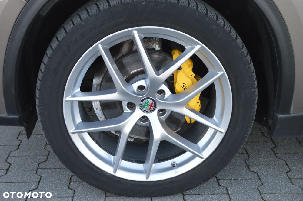 Alfa Romeo Stelvio - 32