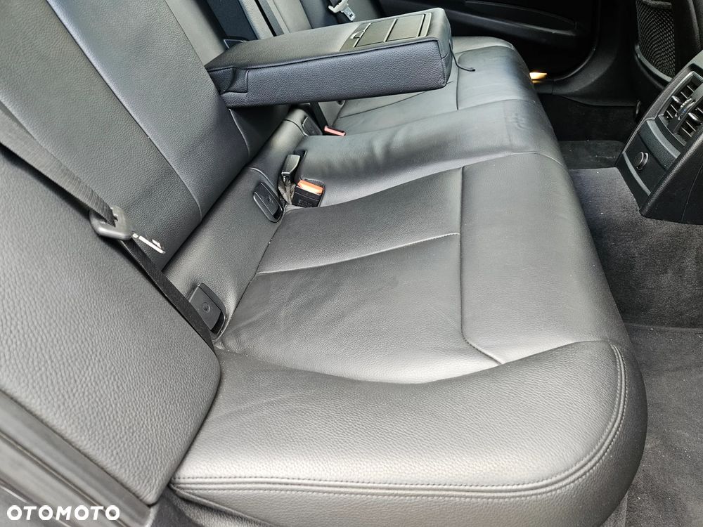 BMW Seria 3 320d xDrive Sport Line Shadow sport - 34
