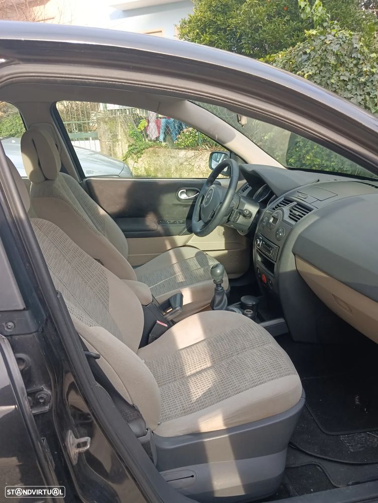 Renault Mégane 1.5 dCi Dynamique - 7