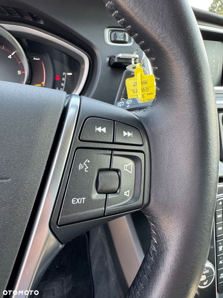 Volvo V40 D3 Drive-E Momentum - 29