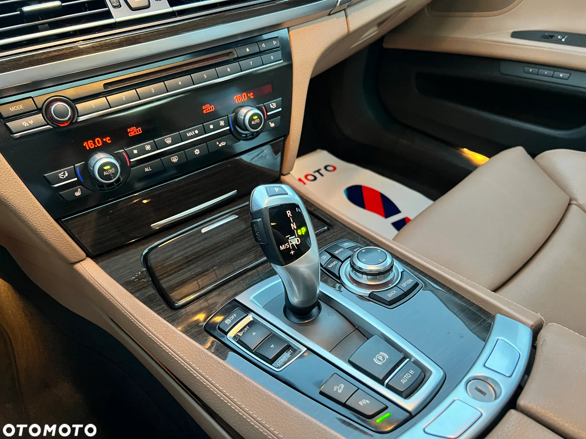 BMW Seria 7 740d xDrive - 25