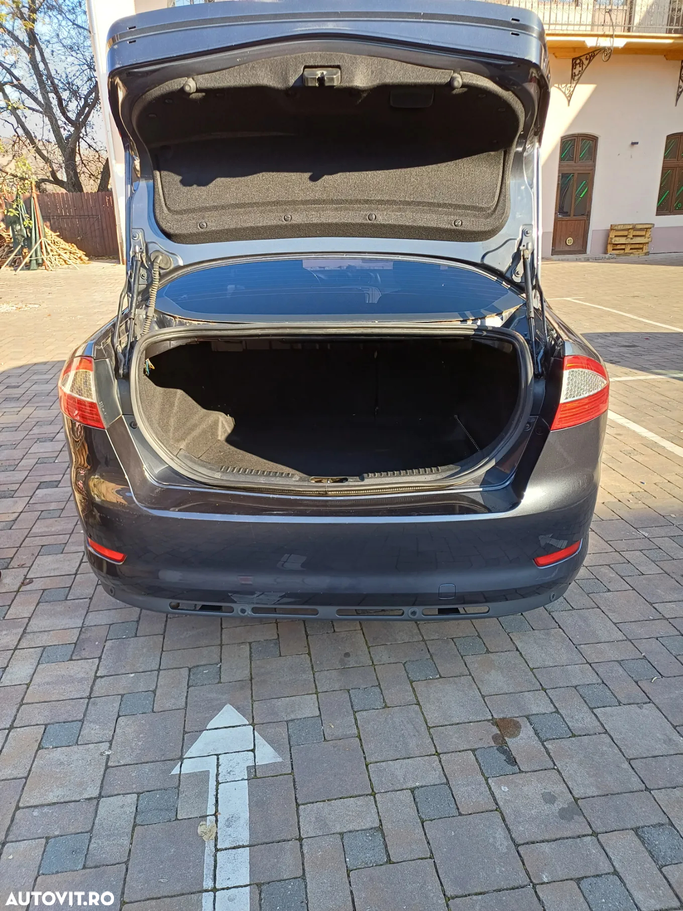 Ford Mondeo 1.8 TDCi Ambiente - 10