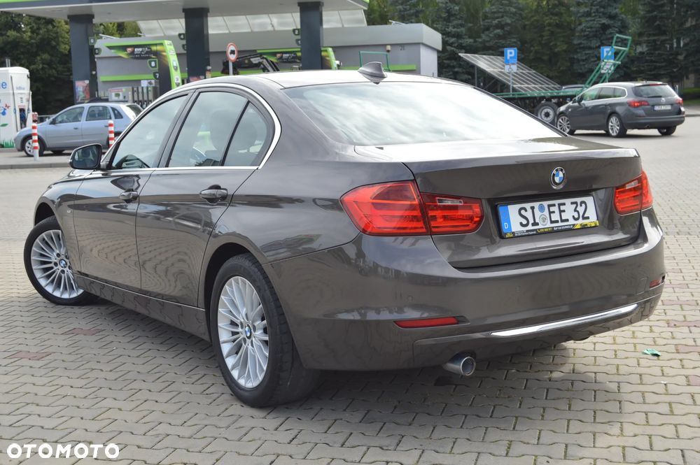 BMW Seria 3 318d Luxury Line - 14