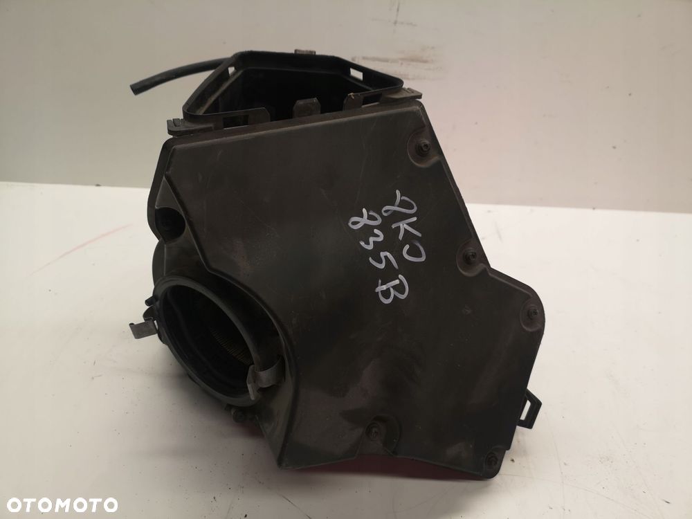 OBUDOWA FILTRA POWIETRZA AUDI A4 B8 A5 8K0133835B - 1
