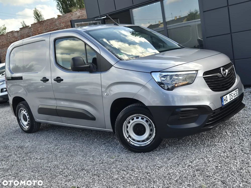 Opel COMBO - 19