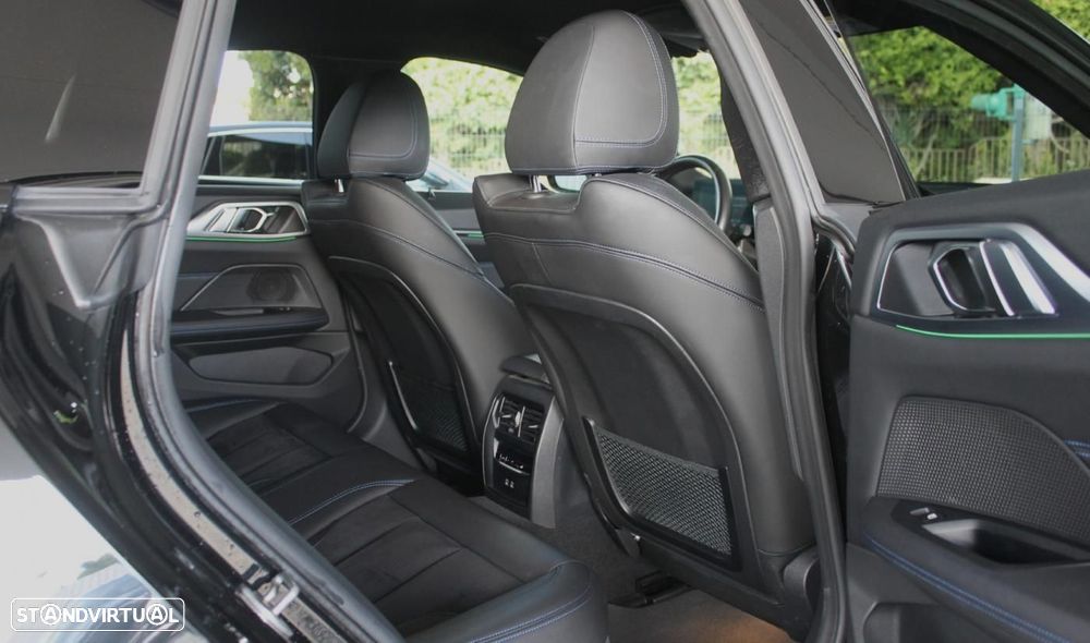 BMW i4 eDrive40 Desportiva M - 11