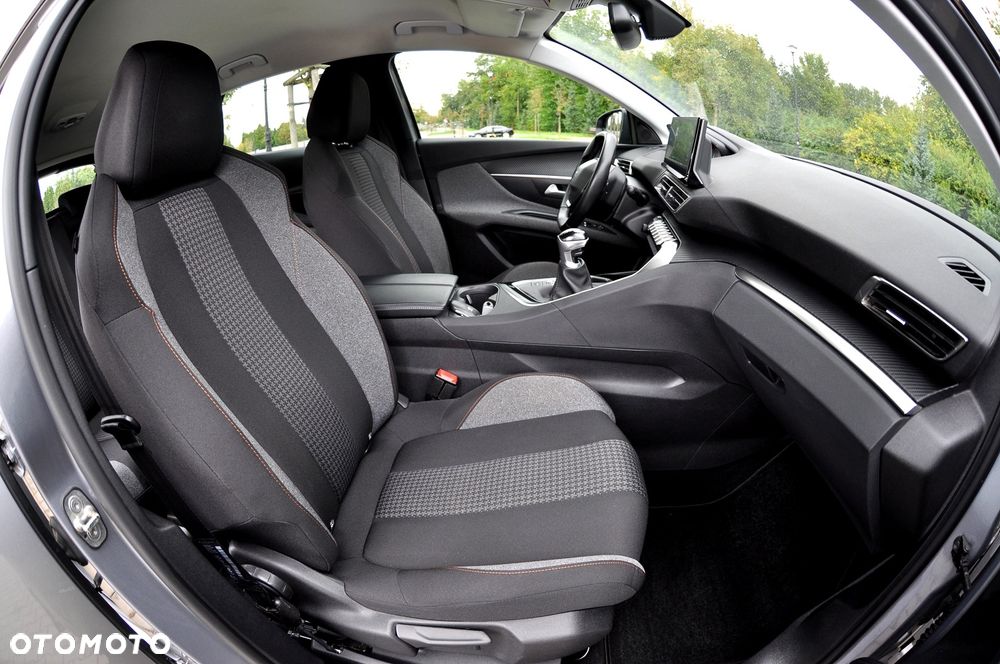 Peugeot 3008 BlueHDi 130 Stop & Start Allure Business-Paket - 24