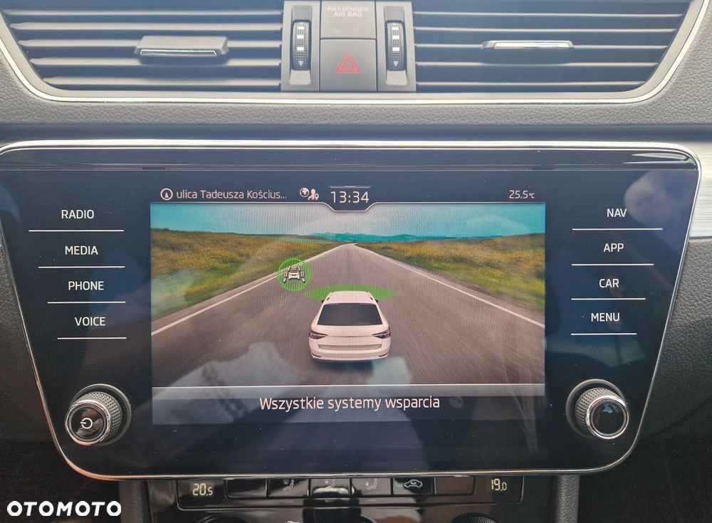 Skoda Superb 2.0 TDI SCR Active DSG - 23