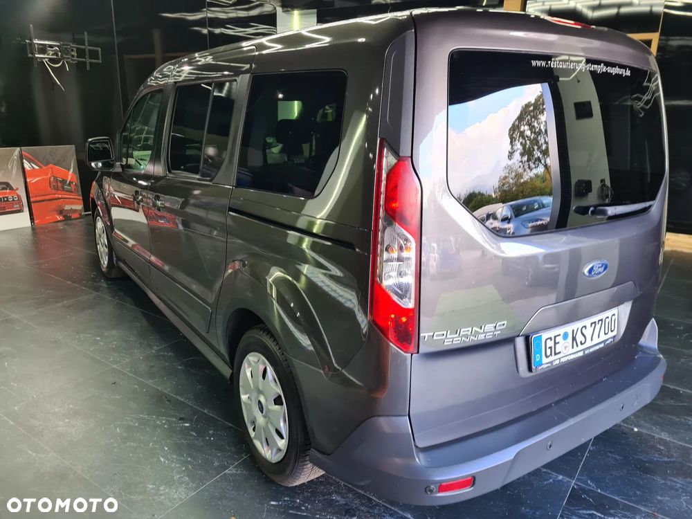 Ford Tourneo Connect Grand - 29