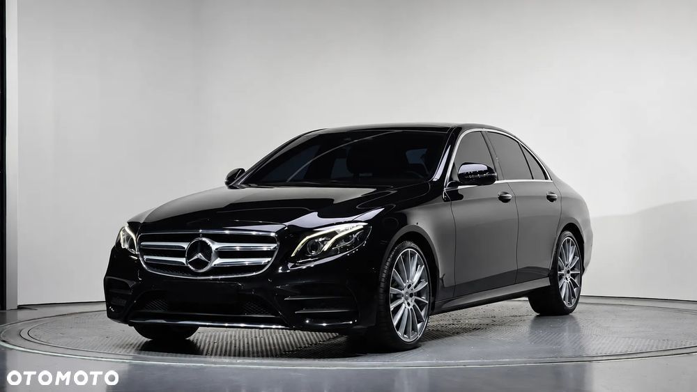 Mercedes-Benz Klasa E 300 9G-TRONIC AMG Line - 1