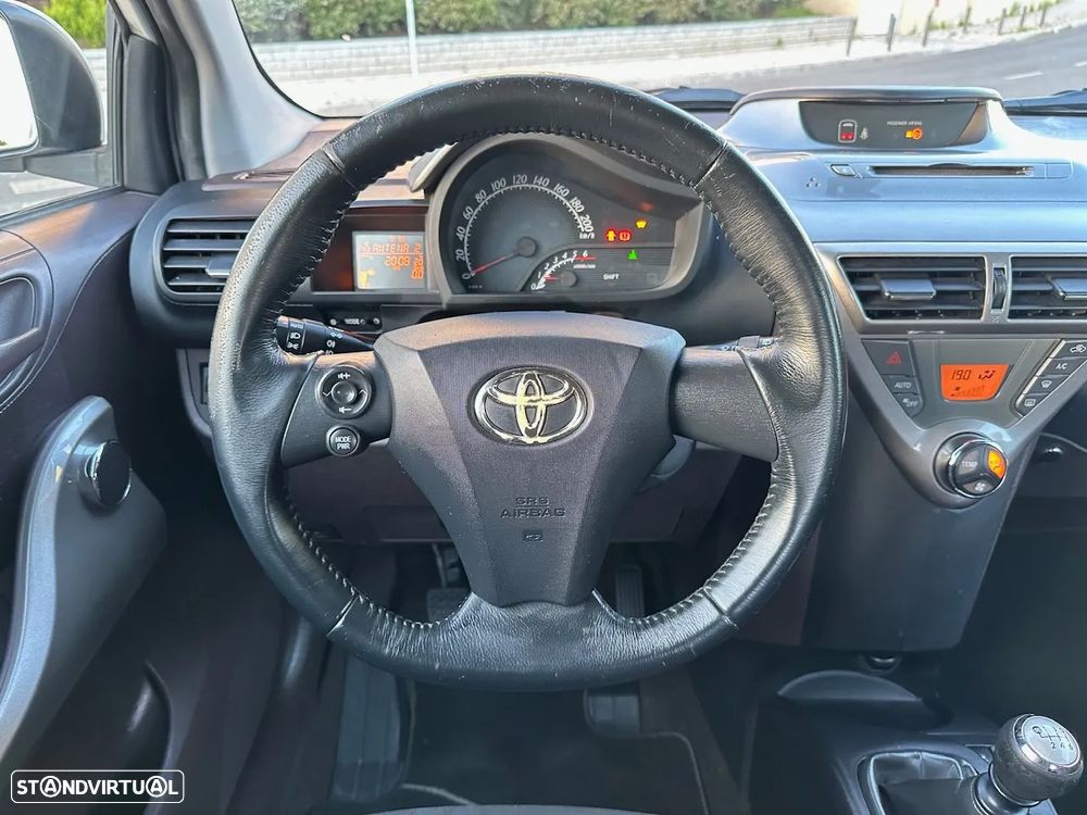 Toyota iQ 1.4 D-4D - 5