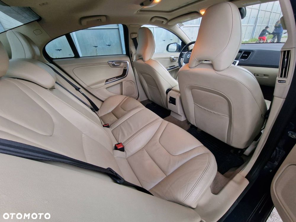Volvo S60 2.5 T5 - 24