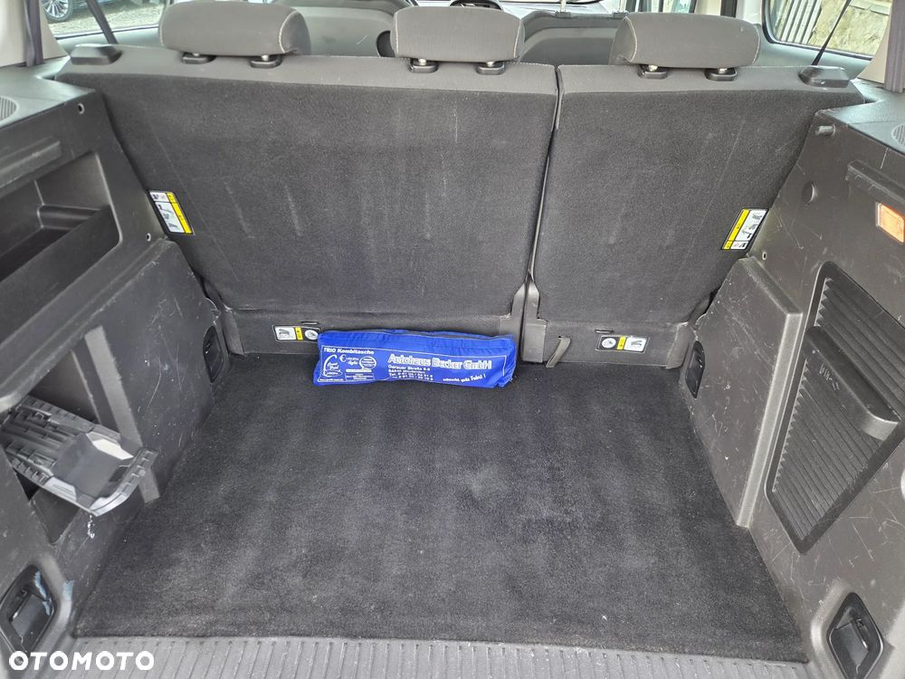 Ford Tourneo Courier - 11