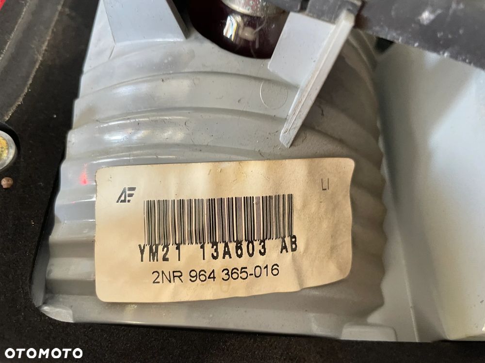 LAMPA LEWA TYLNA W KLAPIE FORD GALAXY  YM2113A603AB - 3