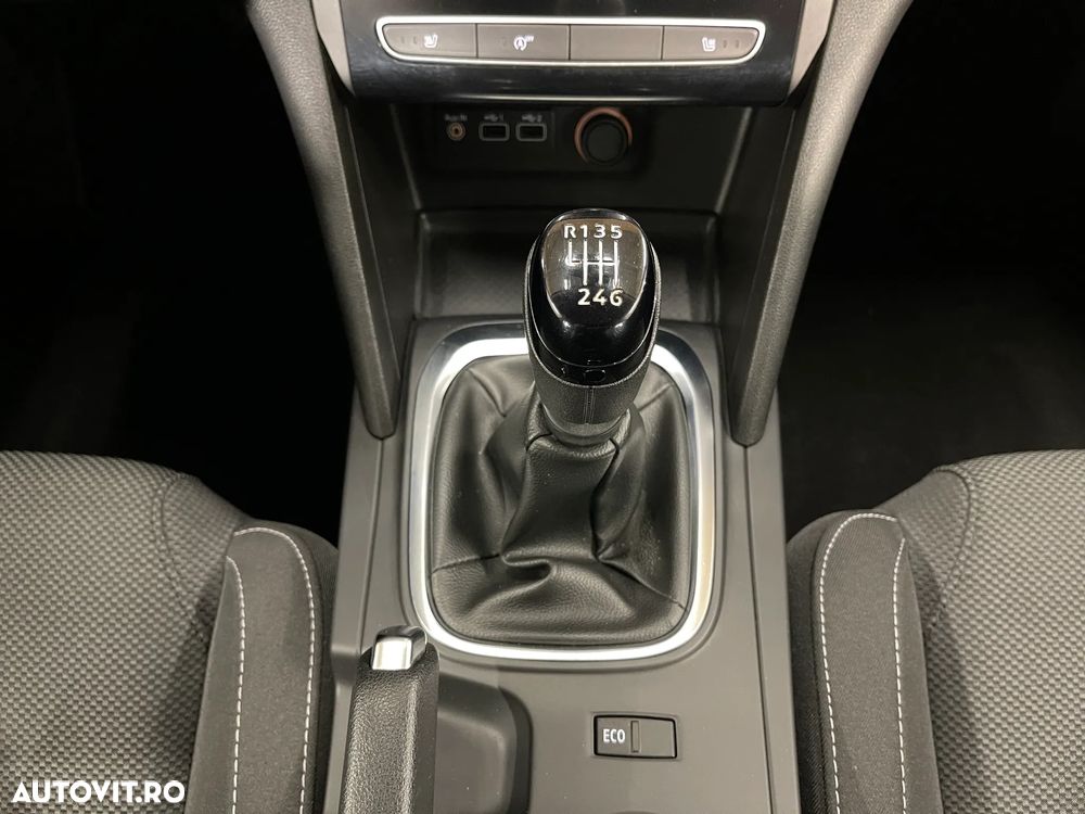 Renault Megane TCe 140 GPF Equilibre - 23