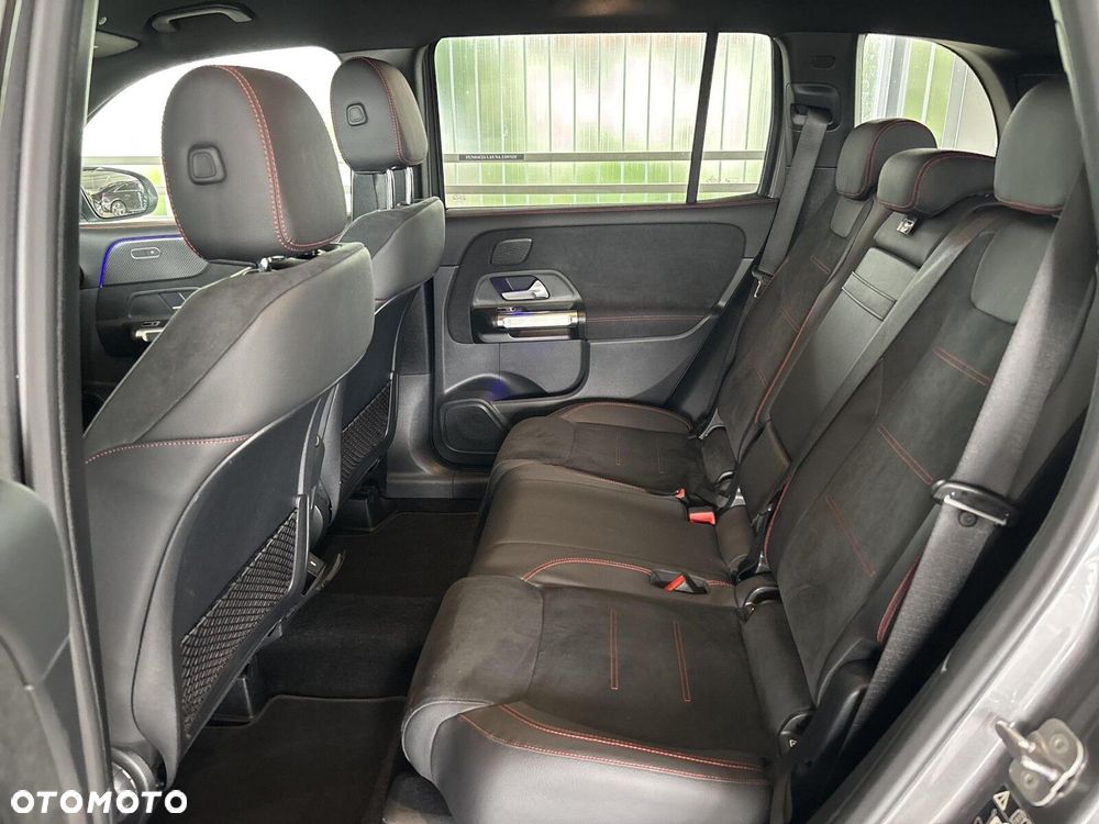 Mercedes-Benz GLB - 24