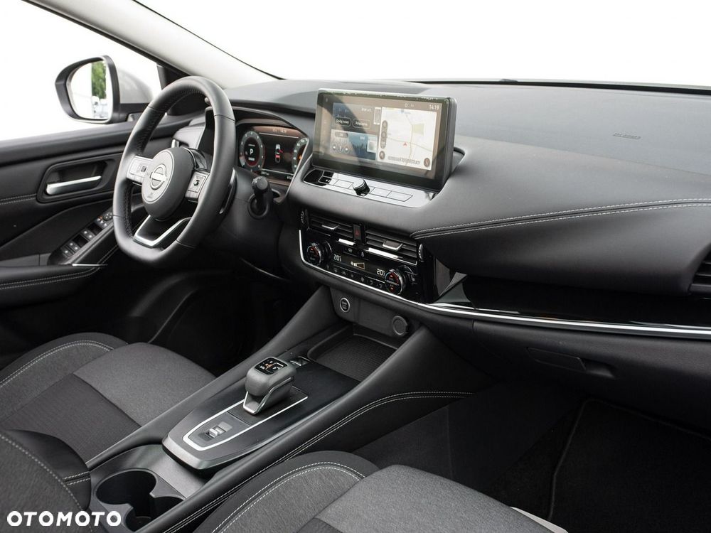 Nissan Qashqai 1.3 DIG-T N-Connecta DCT - 29