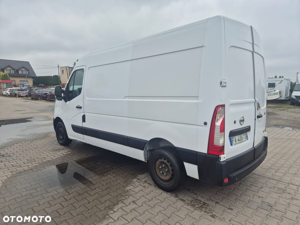 Nissan nv400 - 8