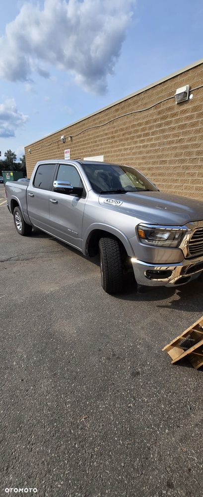 RAM 1500 5.7 eTorque Crew Cab Shortbed Laramie Chrome - 2