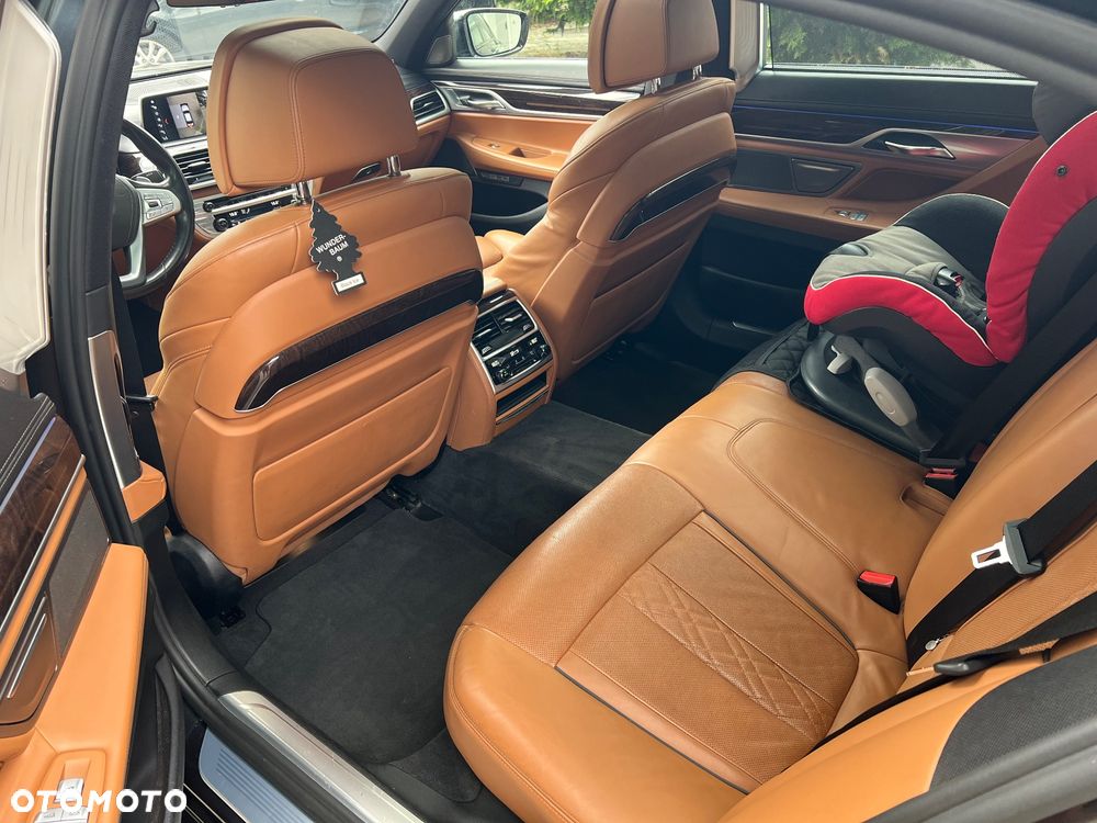 BMW Seria 7 750Li - 15