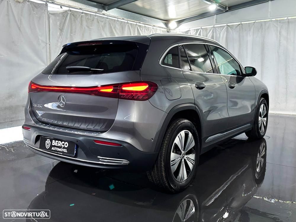 Mercedes-Benz EQA 250+ — fotografia 4