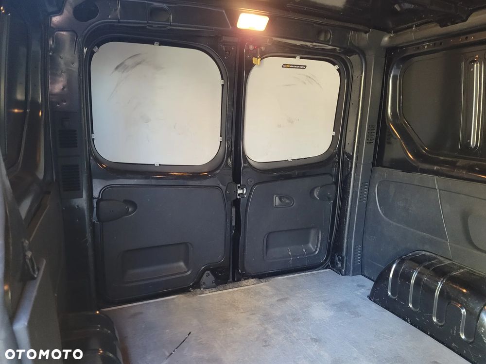 Opel Vivaro - 20