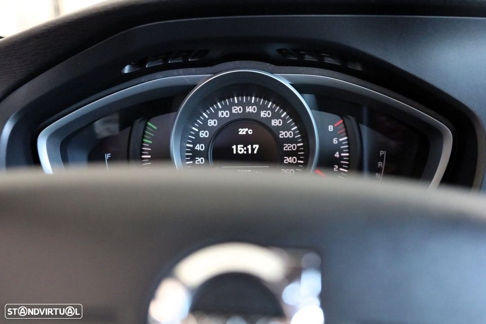 Volvo V40 1.5 T3 Sport Edition Plus Geartronic - 20
