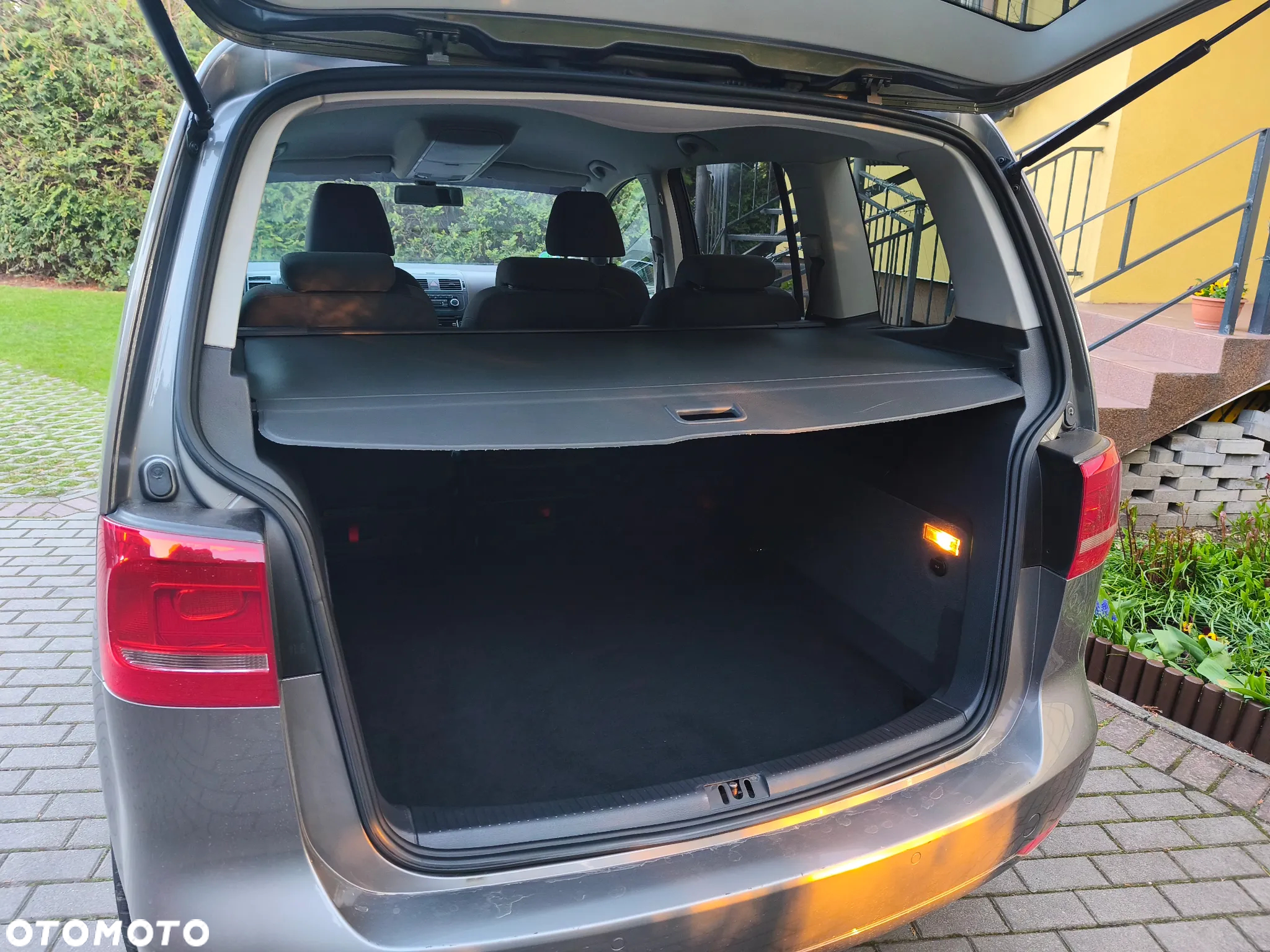 Volkswagen Touran - 18