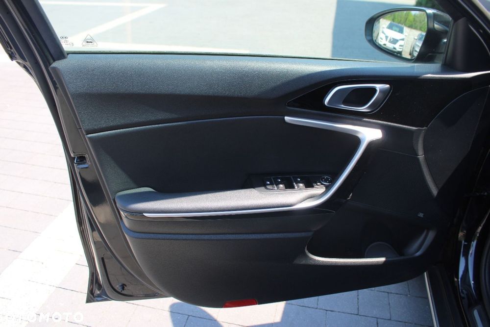 Kia XCeed - 18