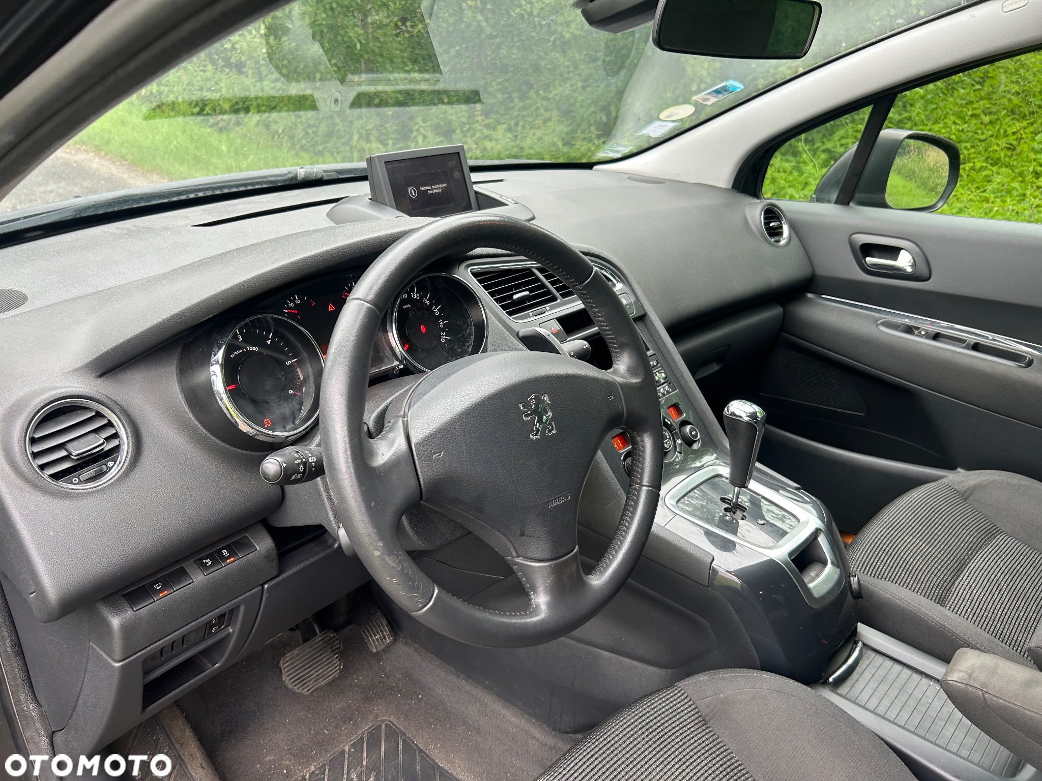 Peugeot 5008 - 8